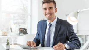 Bankmitarbeiter Können sie in jedes Konto schauen
