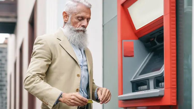Geld abheben mit Hanseatic Bank Kreditkarte – So geht’s