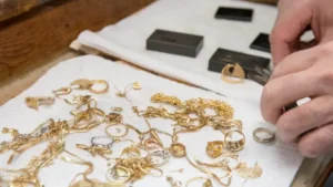 Gold selbst testen – diese Methoden funktionieren