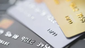 Kartennummer auf Kreditkarte – Hier finden Sie sie
